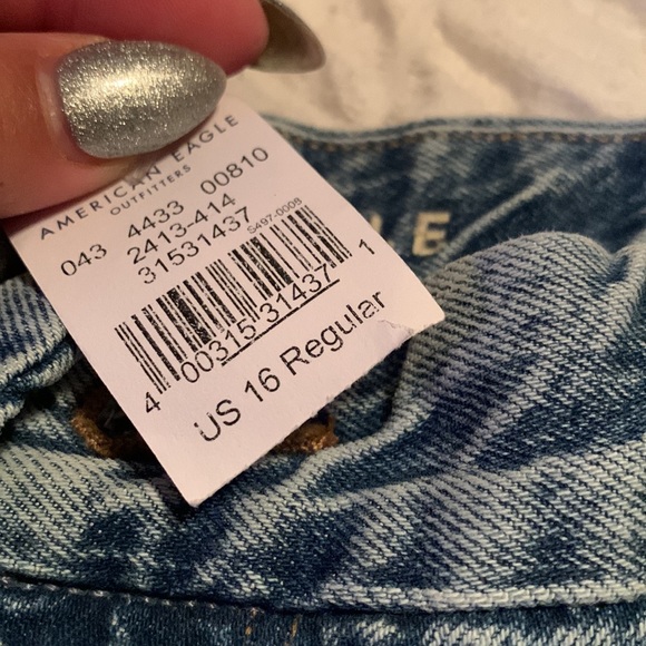 American Eagle Curvy Mom Jeans size 16 - Picture 5 of 12